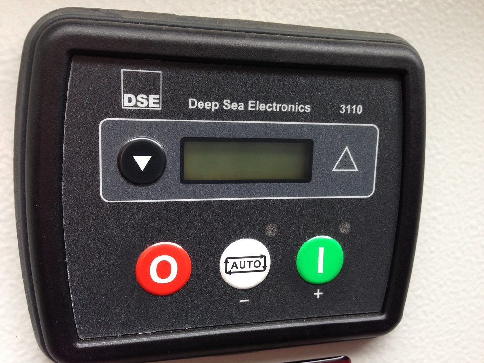 Deep Sea Controller - DSE 3110 how to operate a DSE 3110 control panel